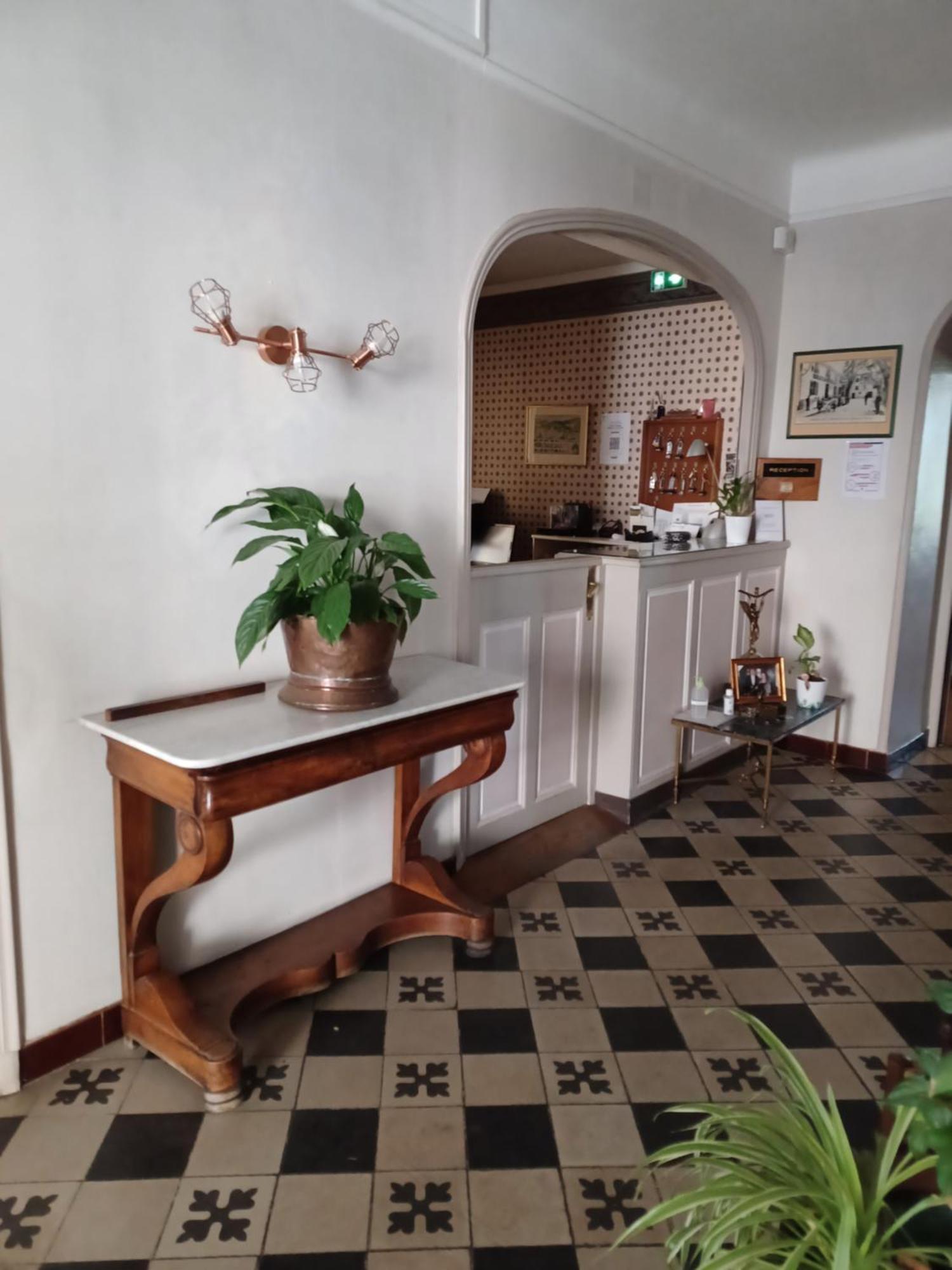 Logis Hotel Du Pont D'Or Barjols Eksteriør bilde